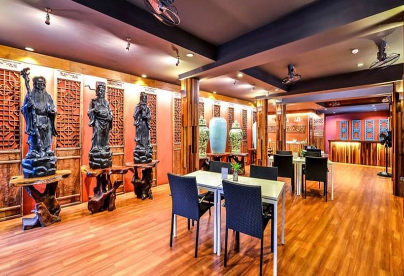 בית מלון כפרי Lap Roi Karon Beachfront