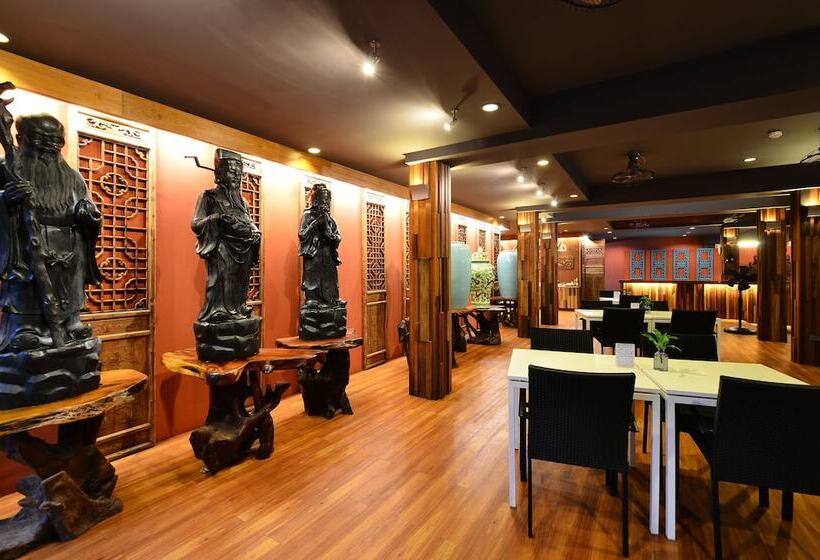 בית מלון כפרי Lap Roi Karon Beachfront