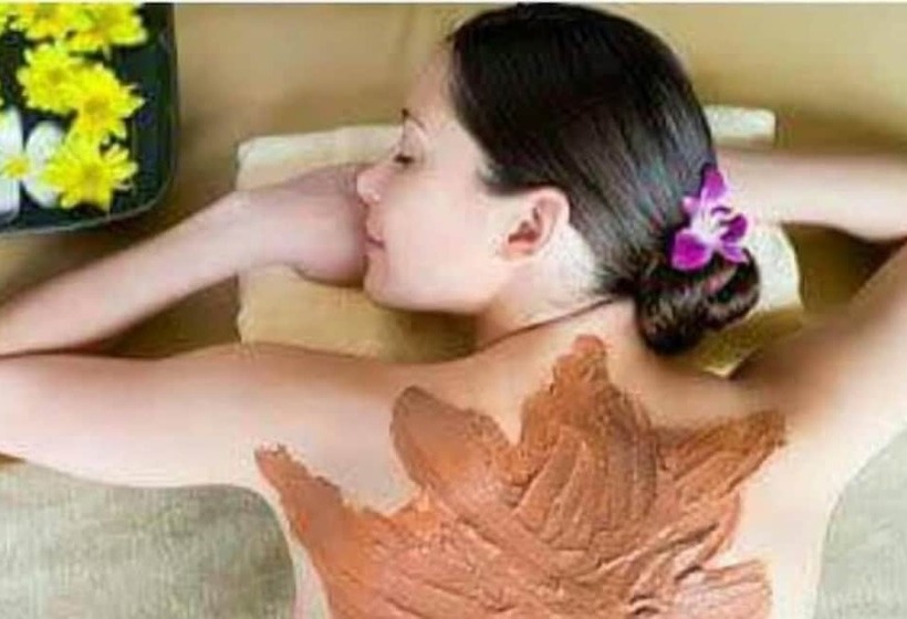 בית מלון כפרי Lap Roi Karon Beachfront