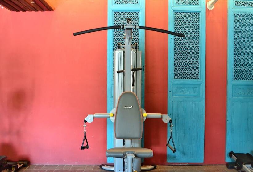 בית מלון כפרי Lap Roi Karon Beachfront