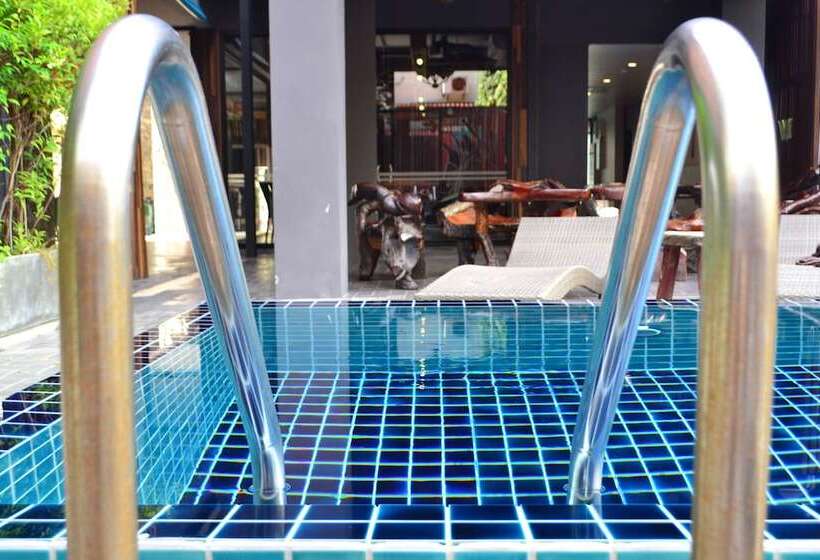 בית מלון כפרי Lap Roi Karon Beachfront