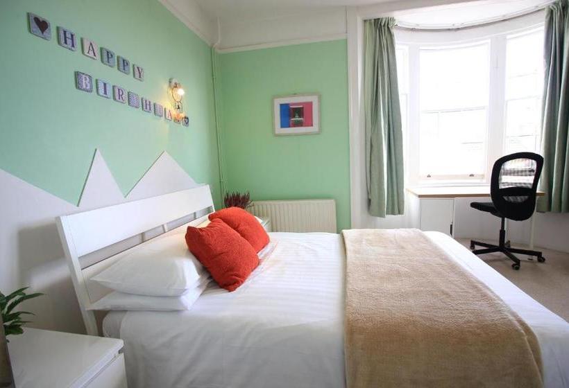 בית מלון כפרי Lichfield House