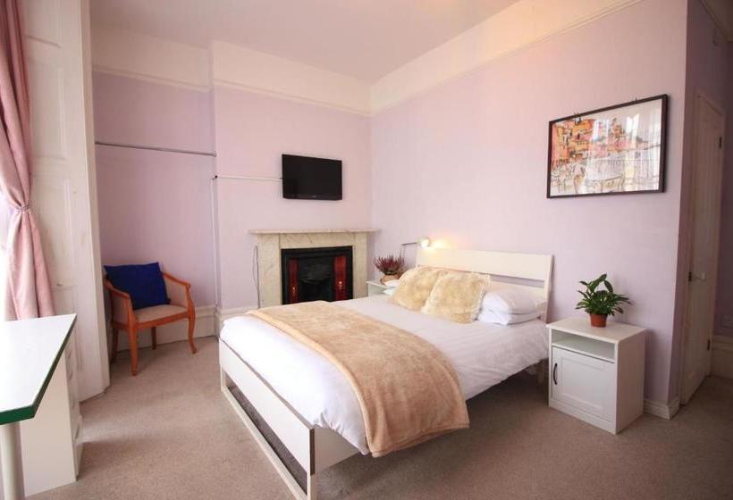 בית מלון כפרי Lichfield House