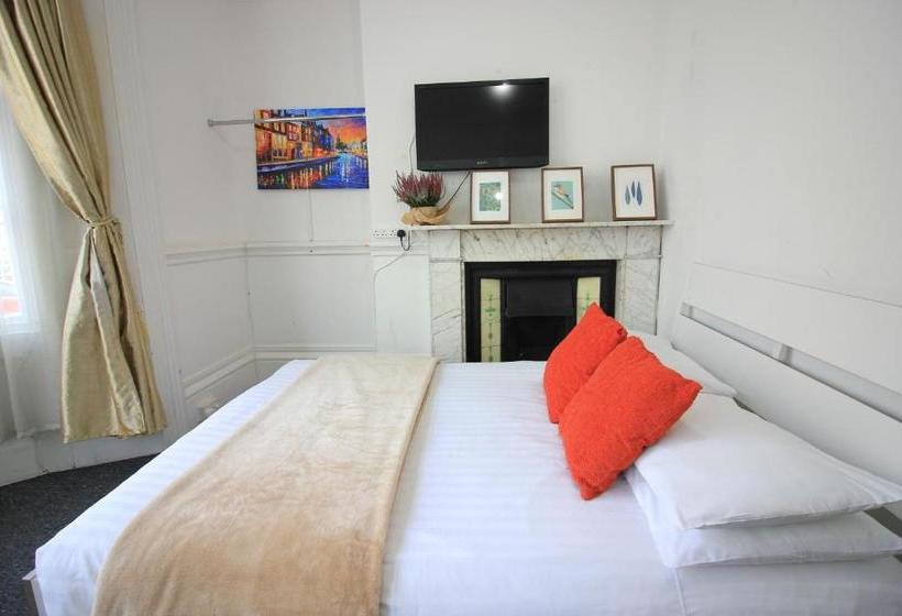 בית מלון כפרי Lichfield House