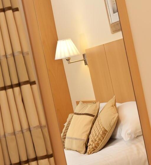 בית מלון כפרי Lingwood Lodge