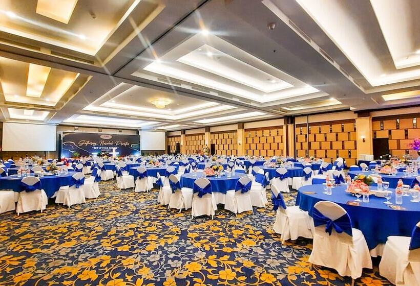 هتل Plaza Inn Kendari