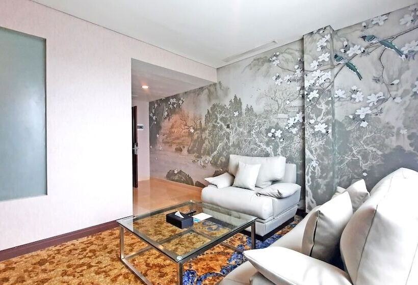 هتل Plaza Inn Kendari