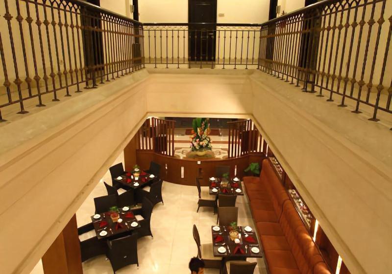 هتل Plaza Inn Kendari