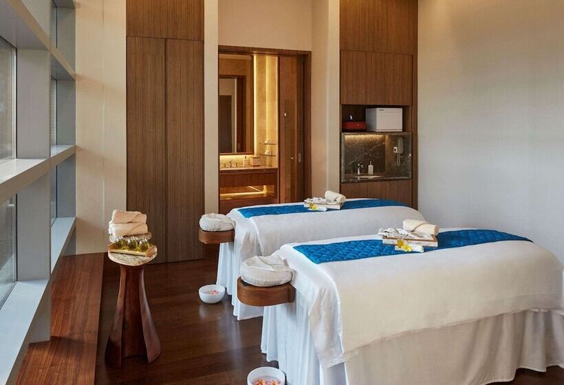 Отель Raffles Jakarta