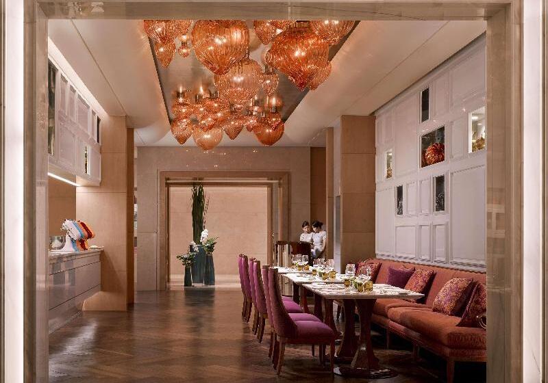 Отель Raffles Jakarta