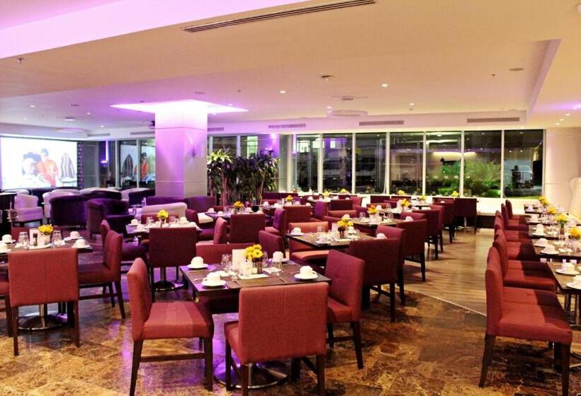 Отель Ramada Plaza By Wyndham Panama Punta Pacifica