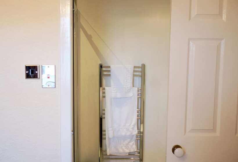 فندق Ravenswood Guest House