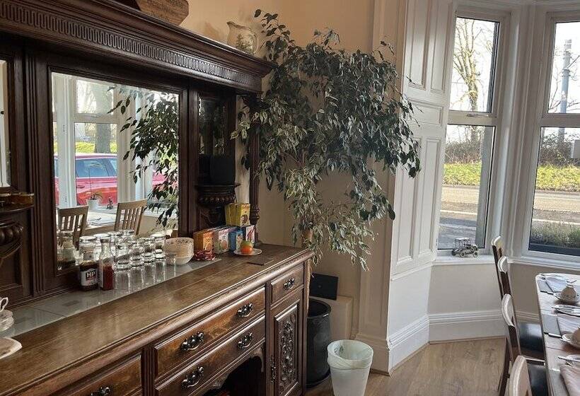 فندق Ravenswood Guest House