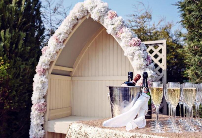 בית מלון כפרי Red Hall