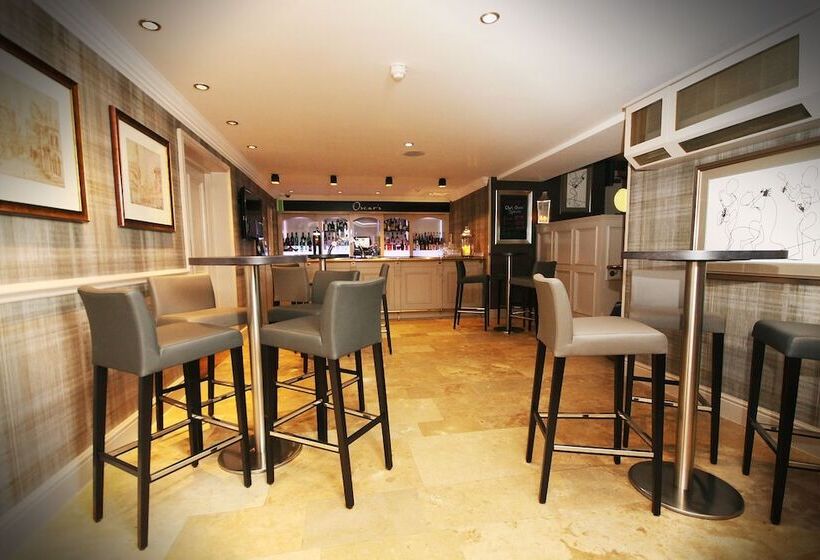 בית מלון כפרי Red Hall