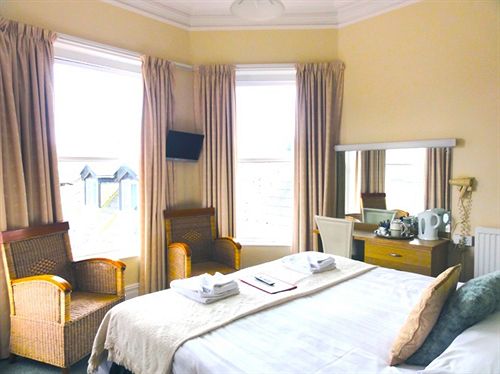 هتل The Red House