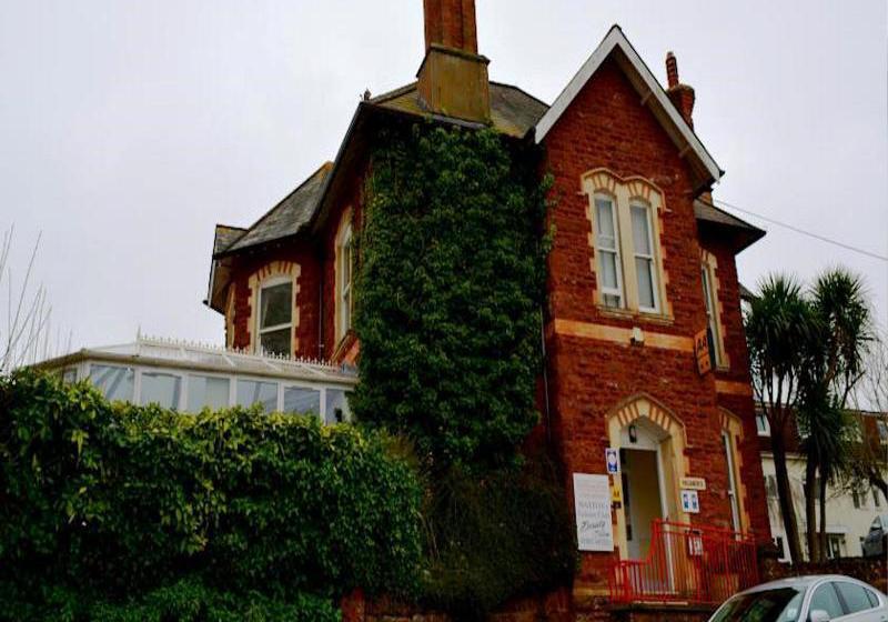 هتل The Red House