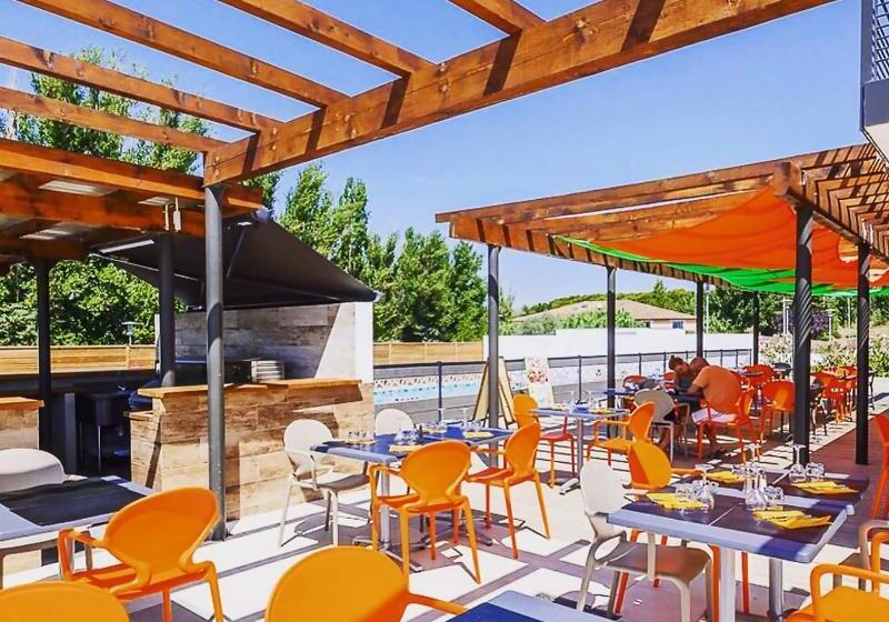 هتل Adonis Aix En Provence