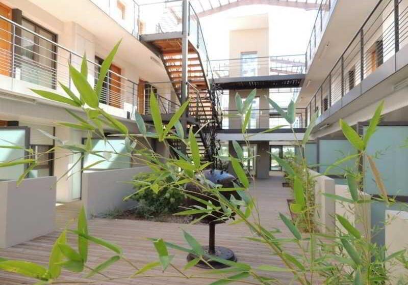 Отель Adonis Aix En Provence