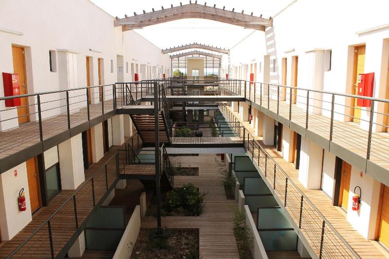 Отель Adonis Aix En Provence