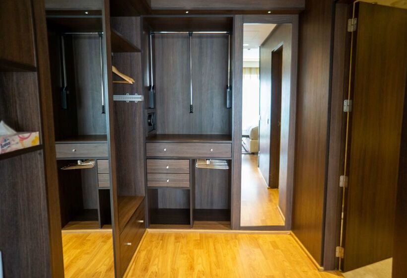 هتل Royal Tulip City Center