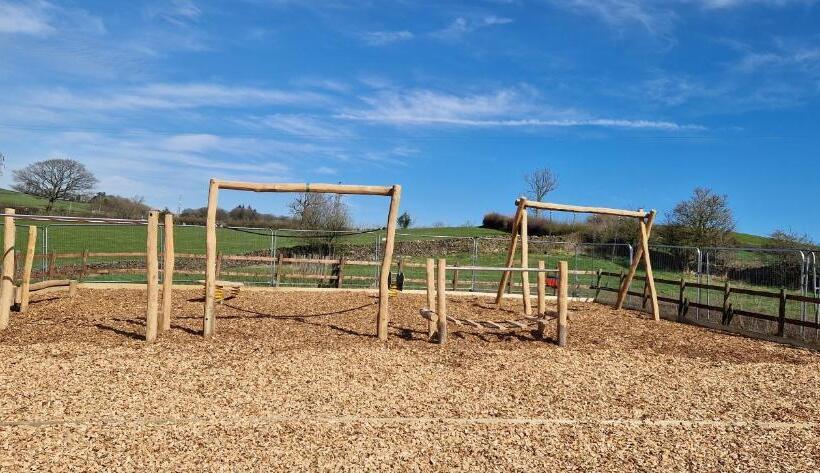 فندق ريفى Station Inn B&b