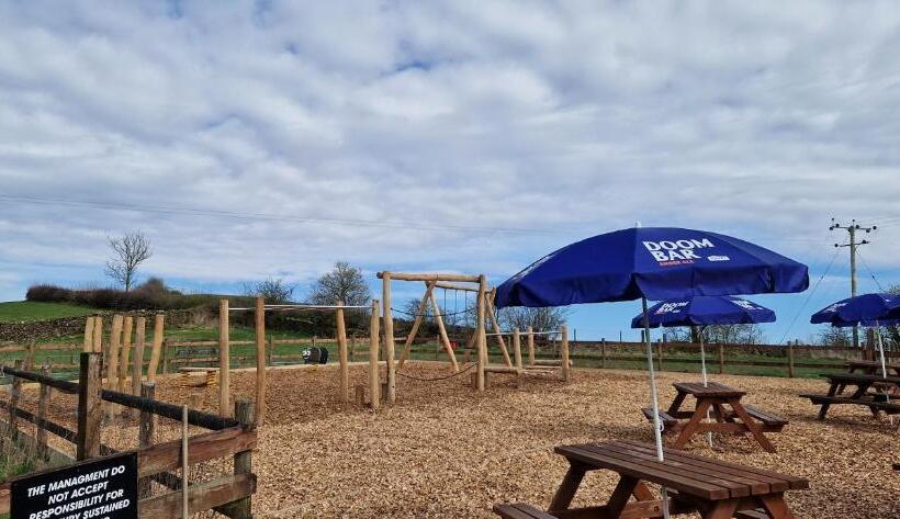 בית מלון כפרי Station Inn B&b