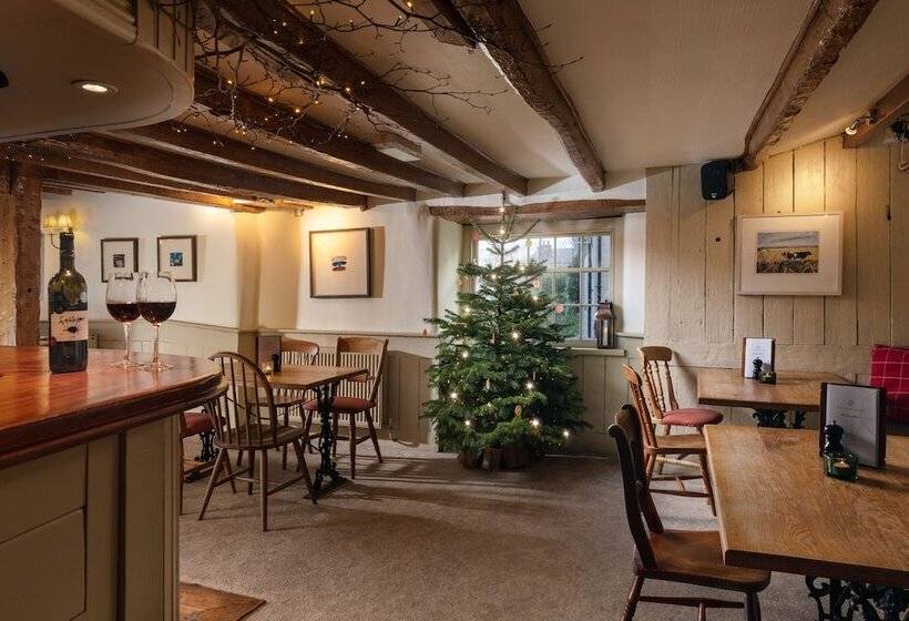 Сельский отель The Plume Of Feathers