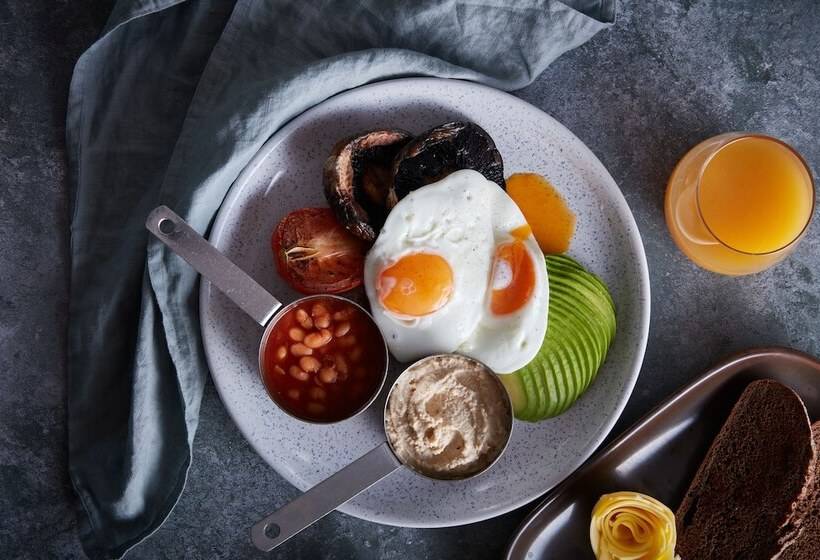 Сельский отель The Plume Of Feathers