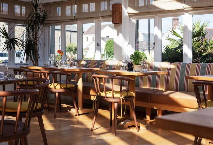 Сельский отель The Plume Of Feathers