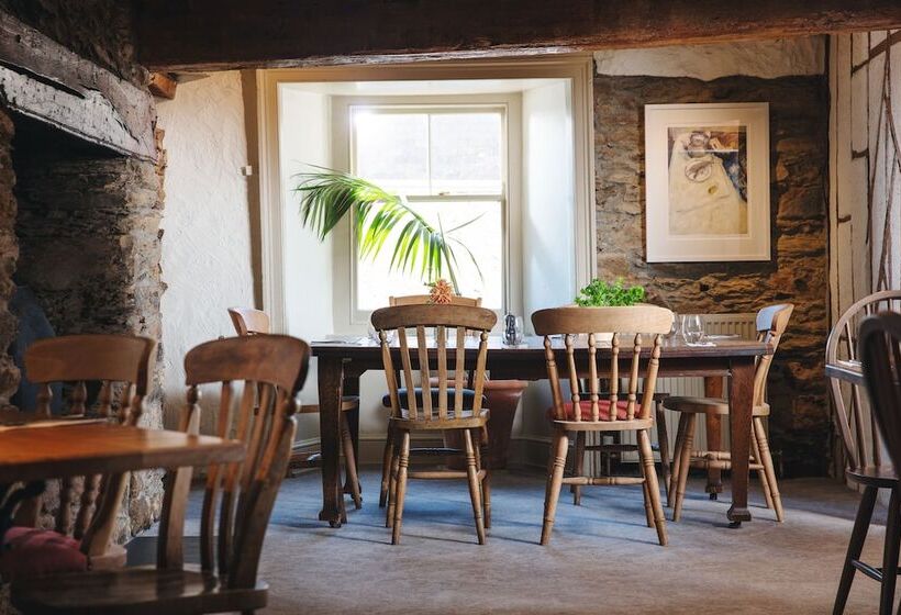 Сельский отель The Plume Of Feathers