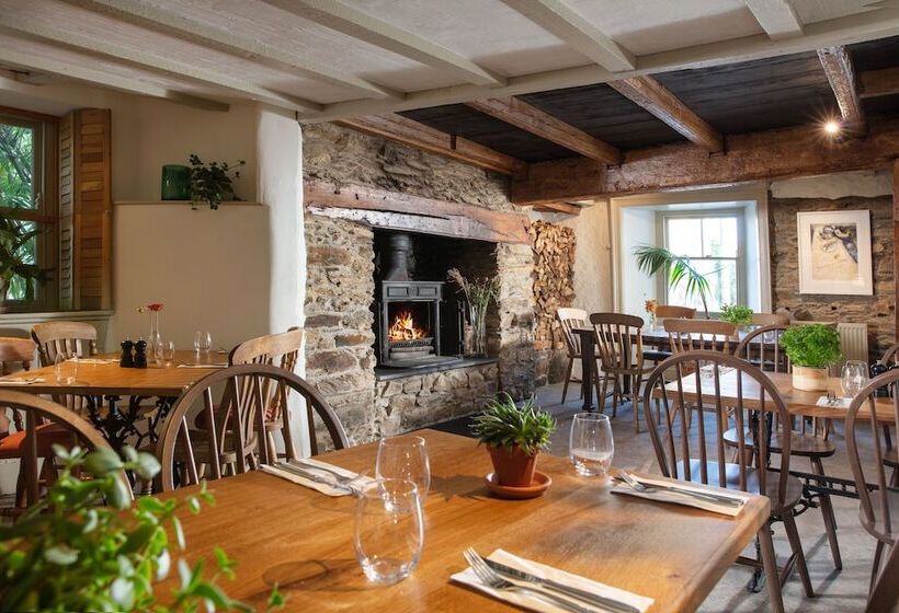 Сельский отель The Plume Of Feathers