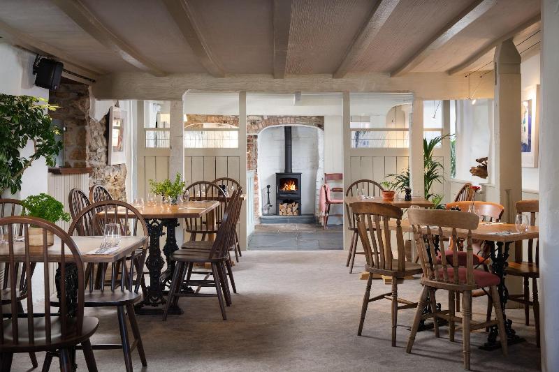 Сельский отель The Plume Of Feathers