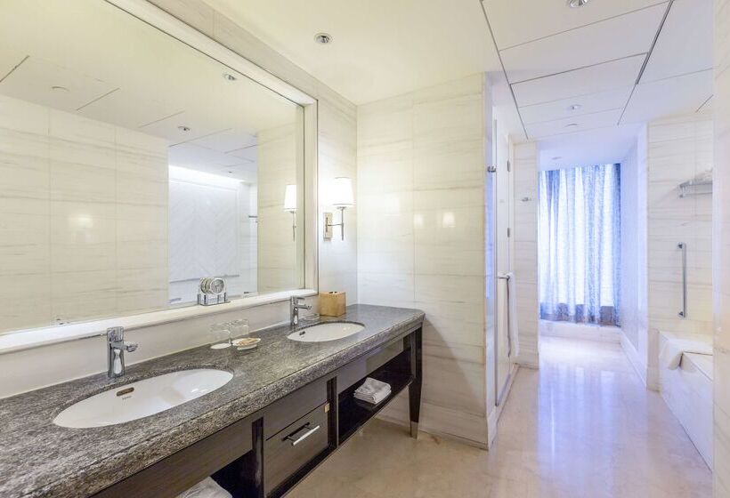 Отель Shangrila Nanjing