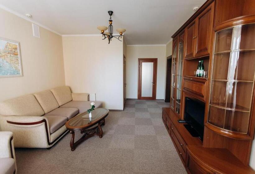 فندق Stanislaviv