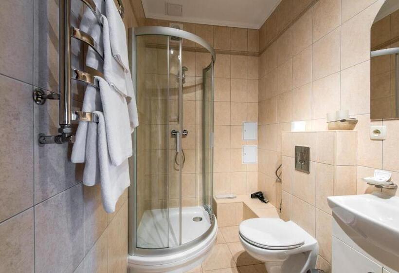 فندق Stanislaviv