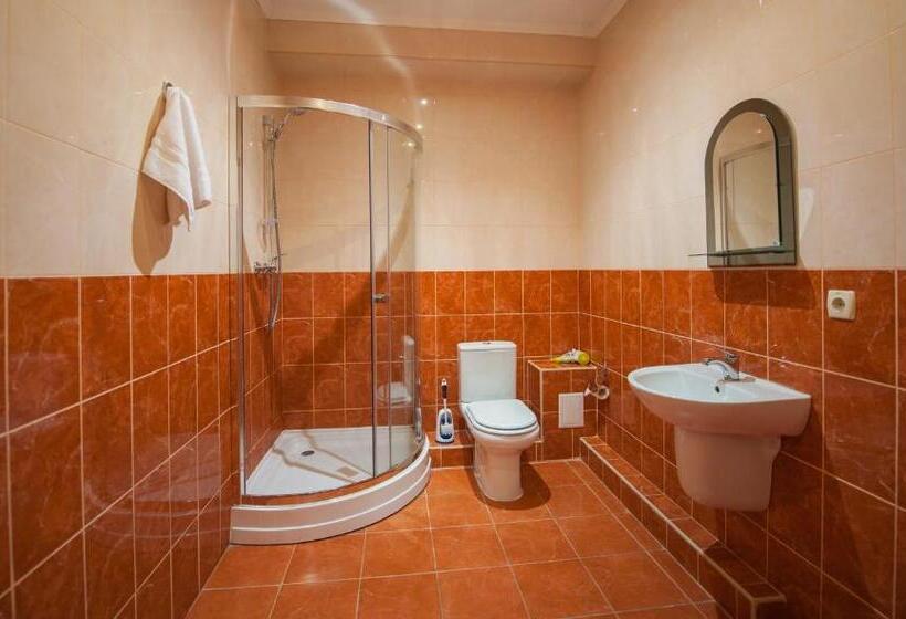 فندق Stanislaviv