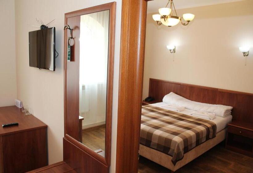 فندق Stanislaviv