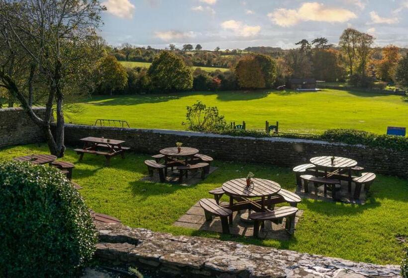 ホテル The George Inn & Plaine