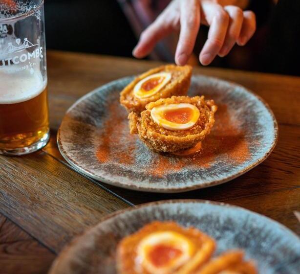 ホテル The George Inn & Plaine