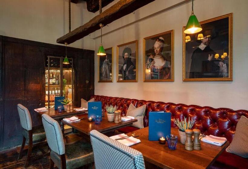 ホテル The George Inn & Plaine