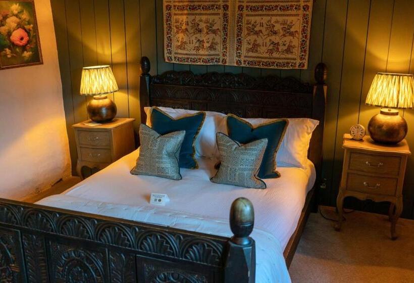 ホテル The George Inn & Plaine