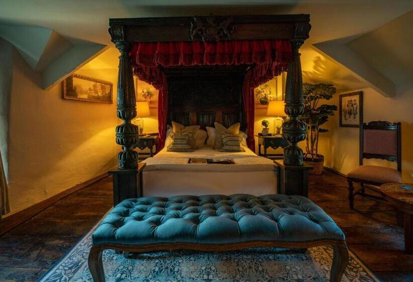 ホテル The George Inn & Plaine