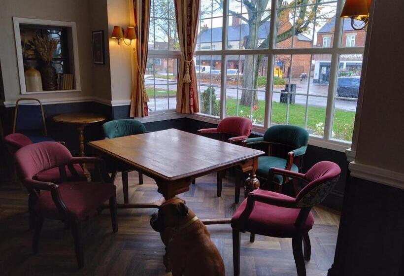 هتل The Hillmorton Manor