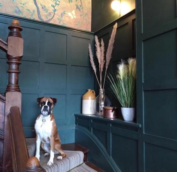 Отель The Hillmorton Manor