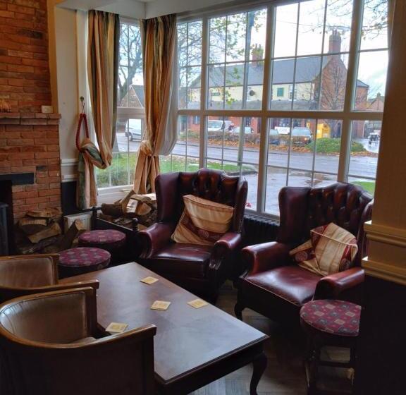 Отель The Hillmorton Manor