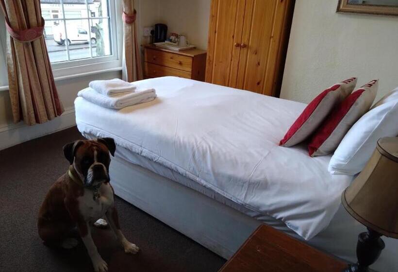 Отель The Hillmorton Manor