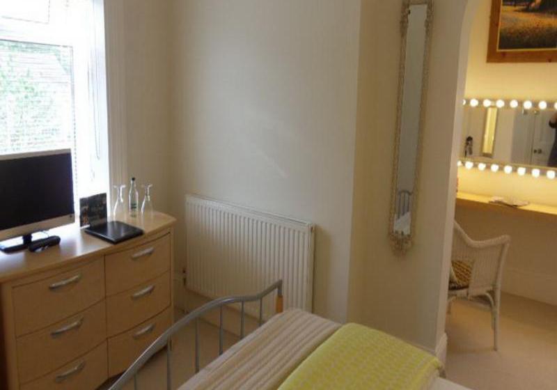 ホテル The Manor Cullingworth Guest House