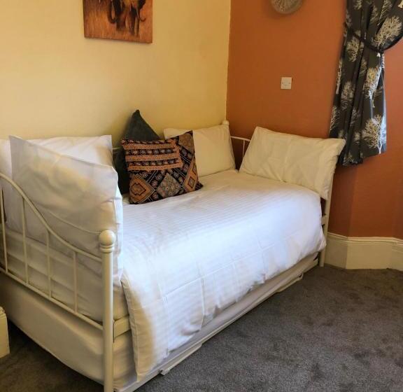 هتل The Purple Tree Guest House