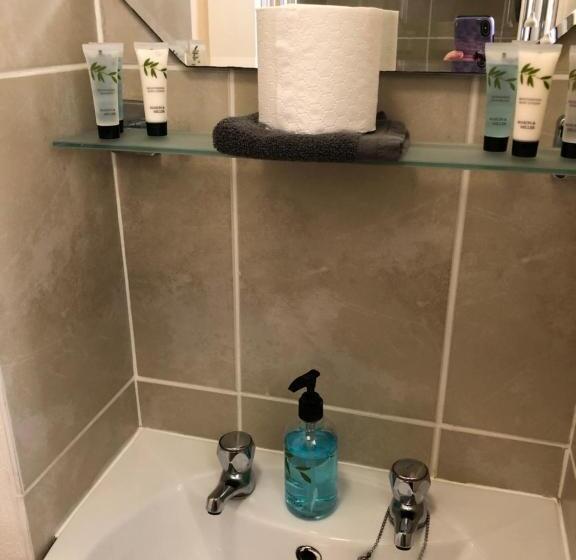 هتل The Purple Tree Guest House